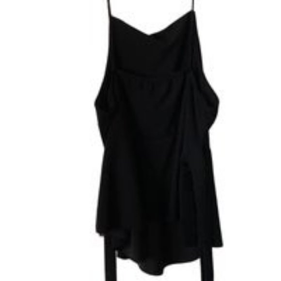 Boohoo Plus Crepe Tie Front Asymmetric Top - Picture 4 of 7